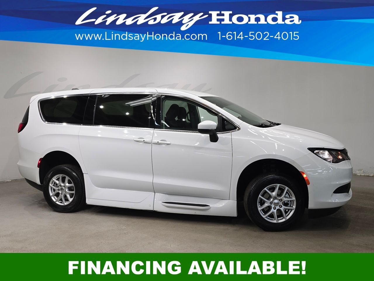 2022 Chrysler Voyager LX