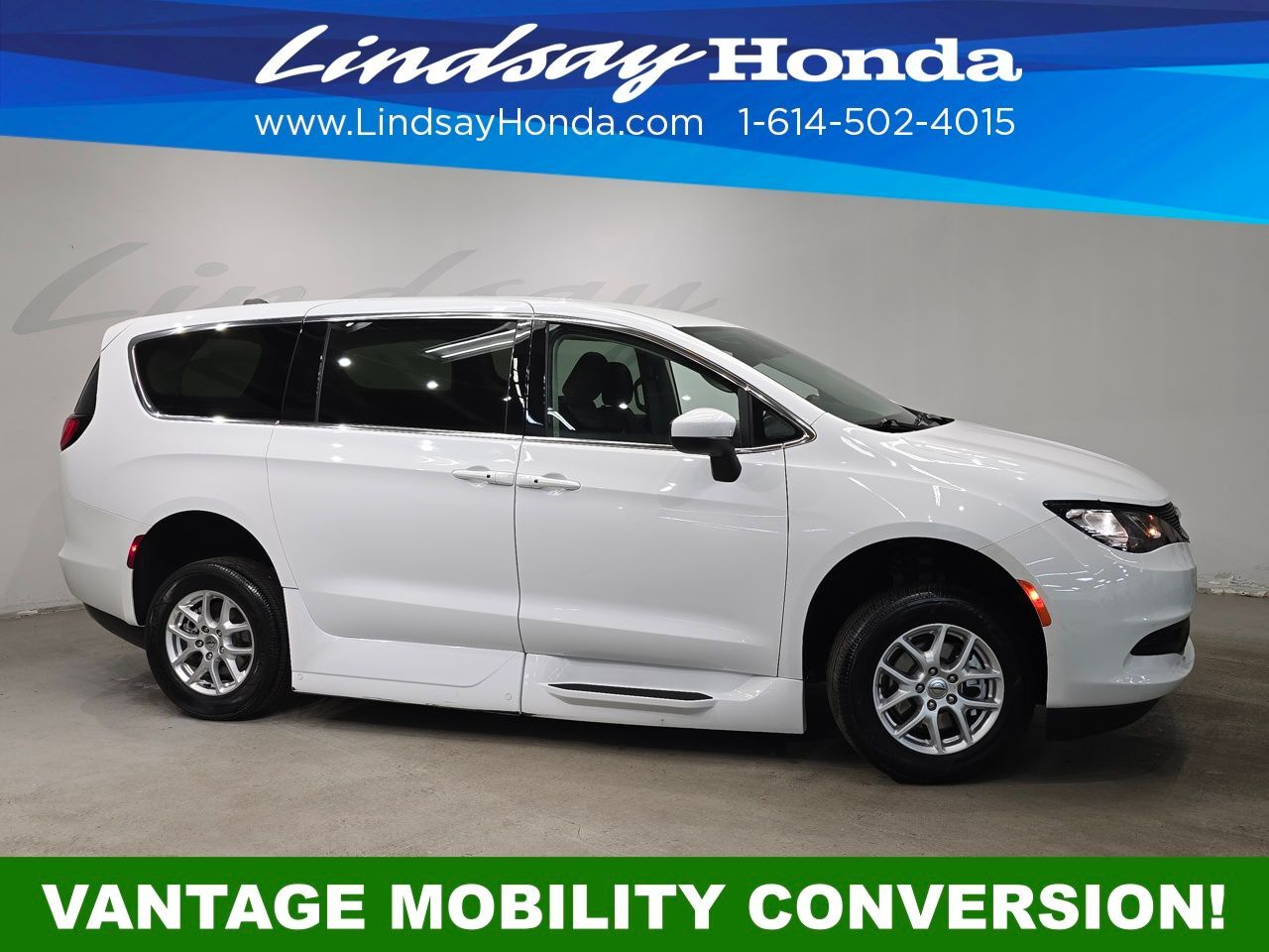 2022 Chrysler Voyager LX