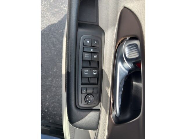2022 Chrysler Voyager LX Crossville TN