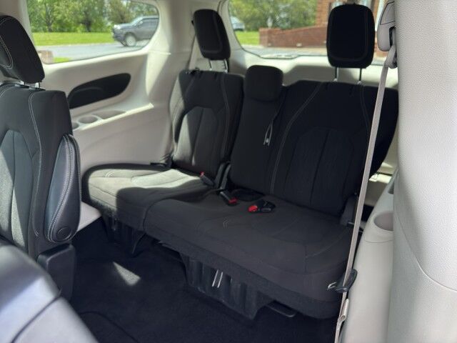 2022 Chrysler Voyager LX Crossville TN