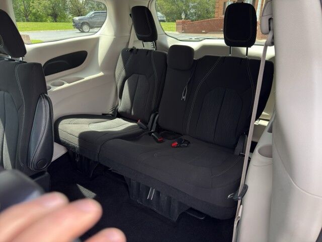 2022 Chrysler Voyager LX Crossville TN