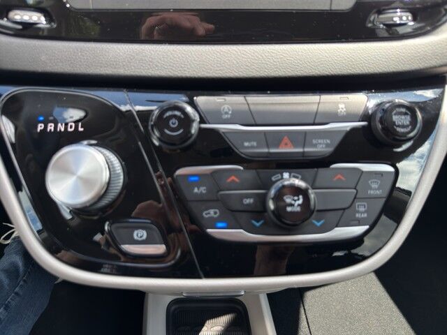 2022 Chrysler Voyager LX Crossville TN