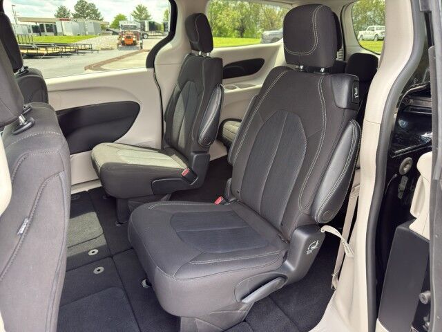 2022 Chrysler Voyager LX Crossville TN