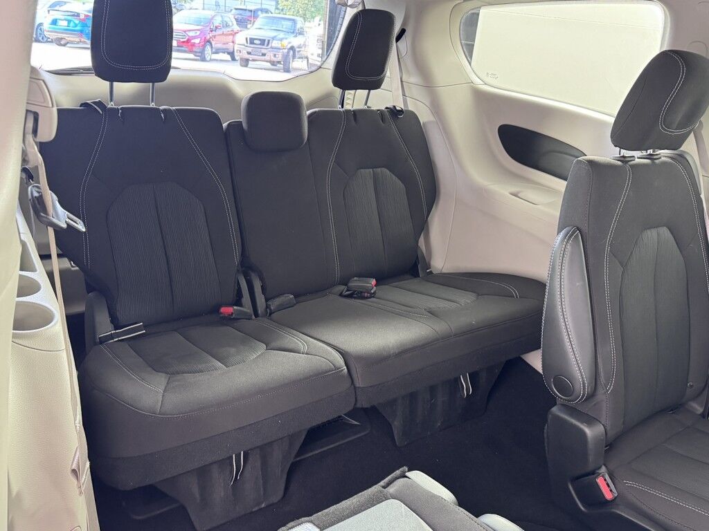 2022 Chrysler Voyager LX Maumee OH