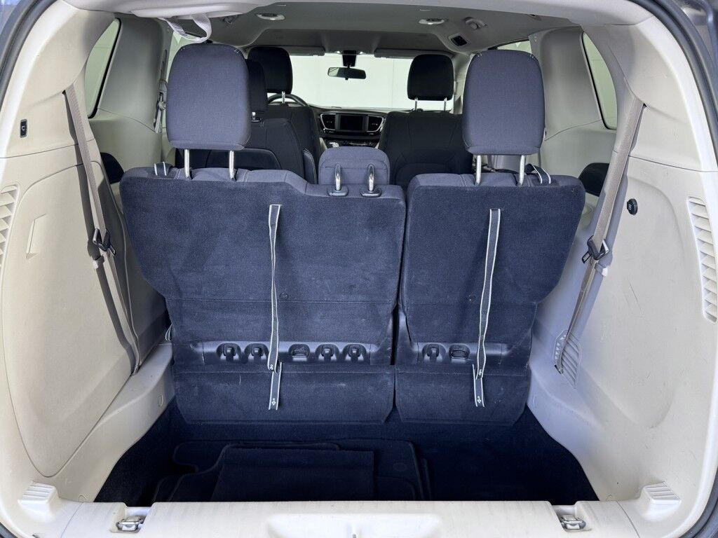 2022 Chrysler Voyager LX Maumee OH