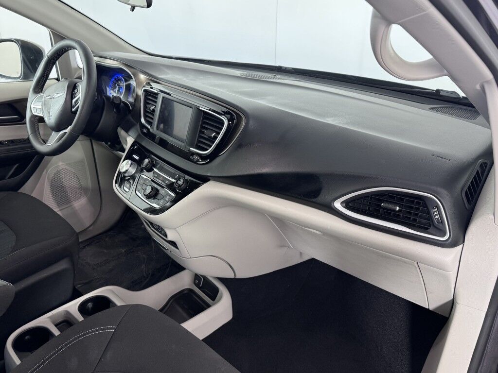 2022 Chrysler Voyager LX Maumee OH