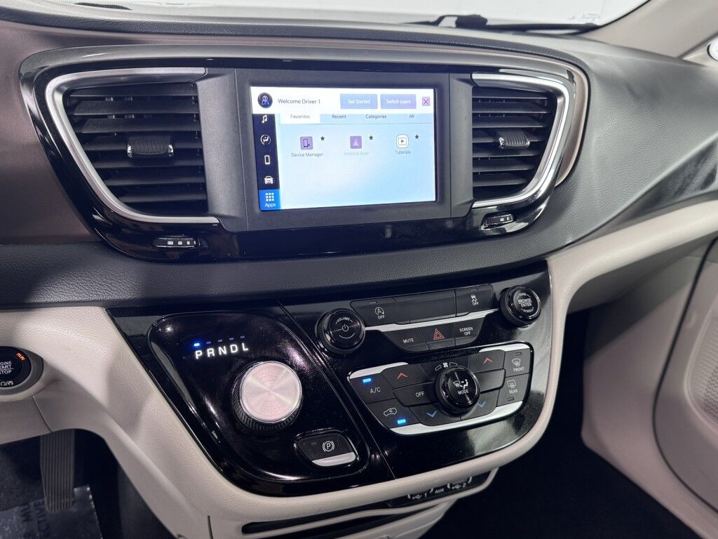2022 Chrysler Voyager LX Maumee OH