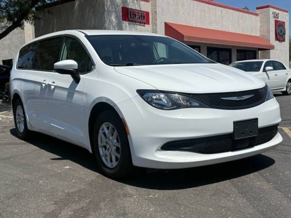 2022 Chrysler Voyager LX