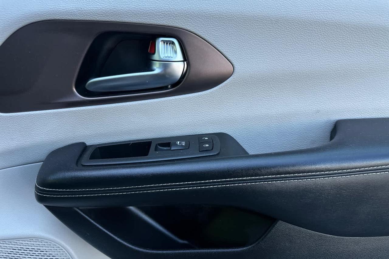 2022 Chrysler Voyager LX Roseville CA