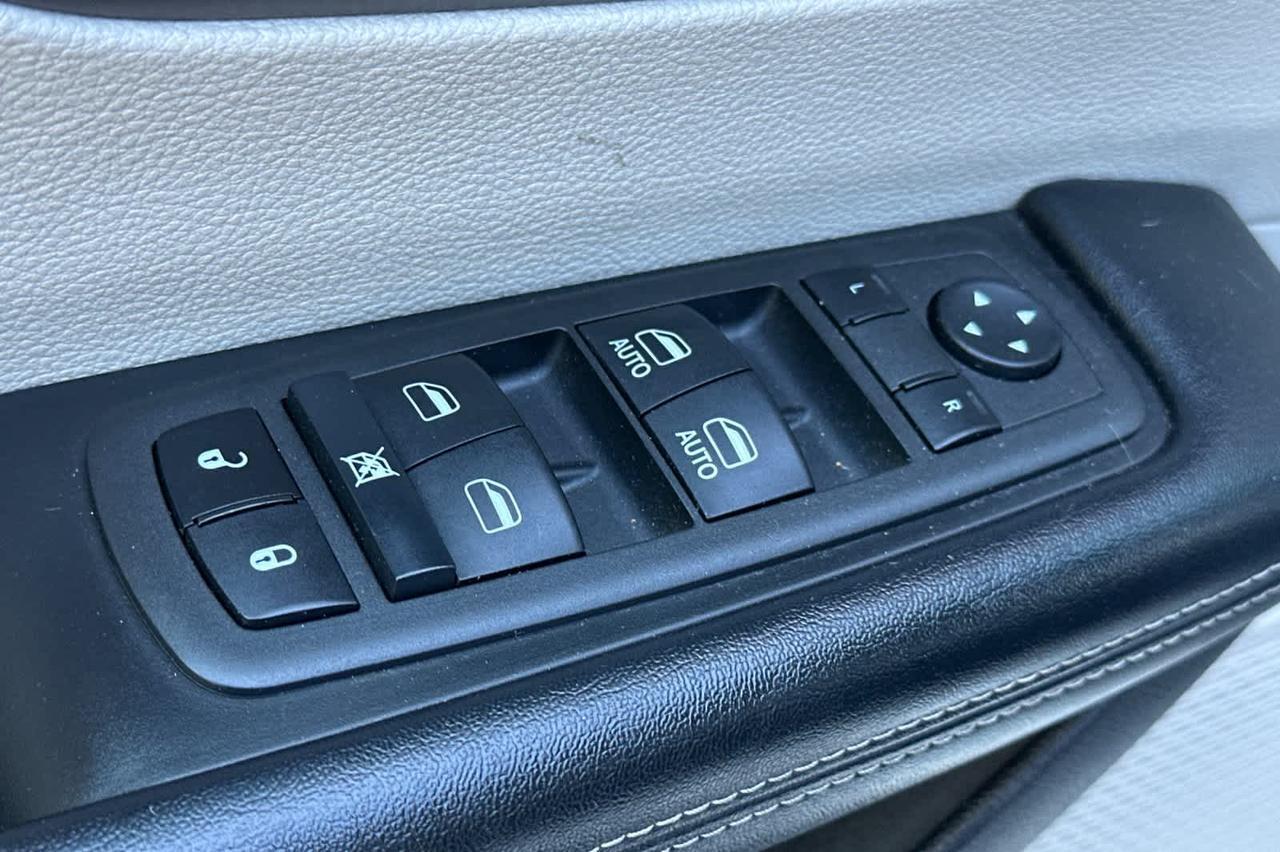 2022 Chrysler Voyager LX Roseville CA