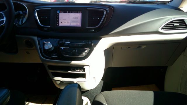 2022 Chrysler Voyager LX San Antonio TX