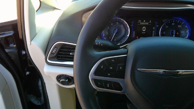 2022 Chrysler Voyager LX San Antonio TX