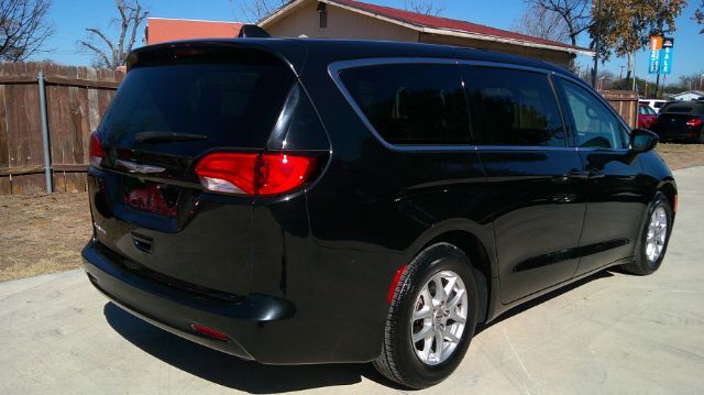 2022 Chrysler Voyager LX San Antonio TX