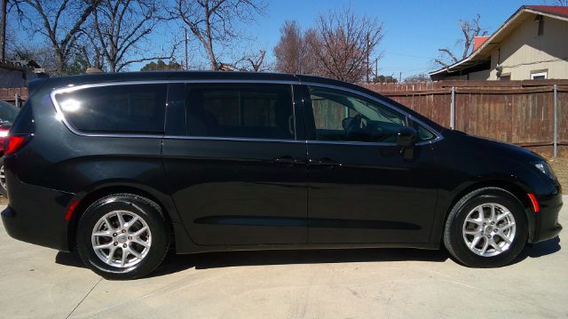 2022 Chrysler Voyager LX San Antonio TX