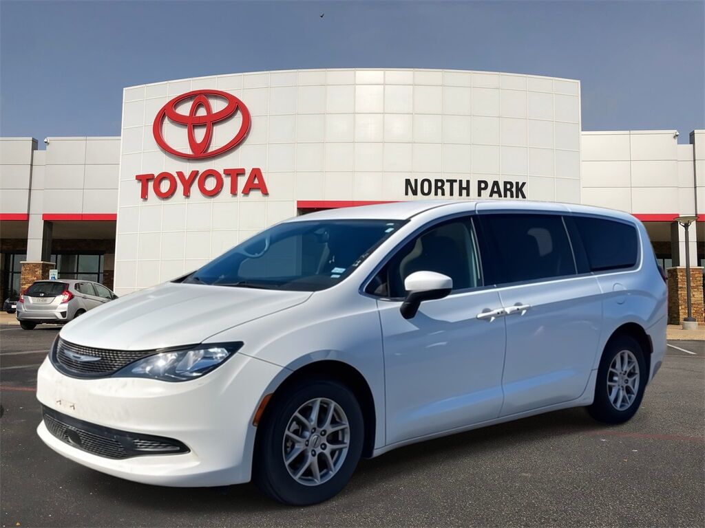 2022 Chrysler Voyager