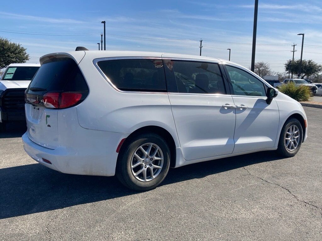 2022 Chrysler Voyager LX San Antonio TX