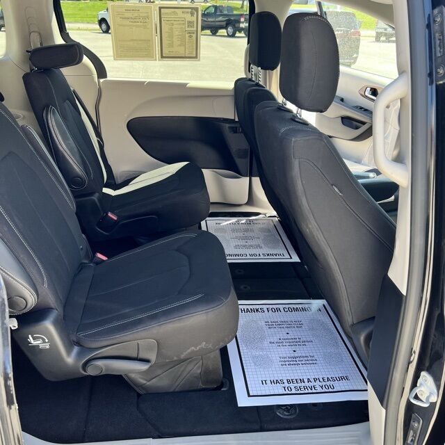2022 Chrysler Voyager LX Herrin IL