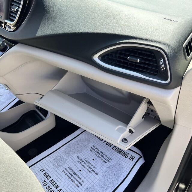 2022 Chrysler Voyager LX Herrin IL