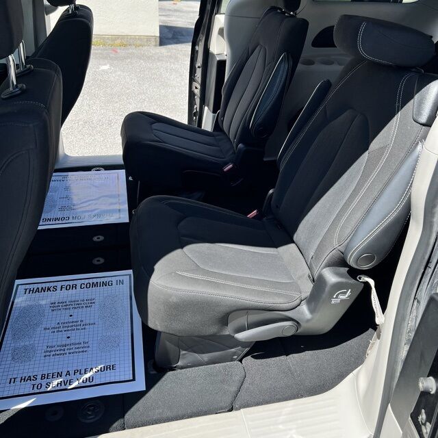 2022 Chrysler Voyager LX Herrin IL