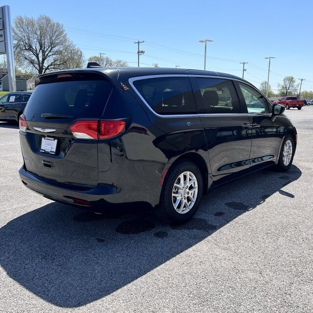 2022 Chrysler Voyager LX Herrin IL