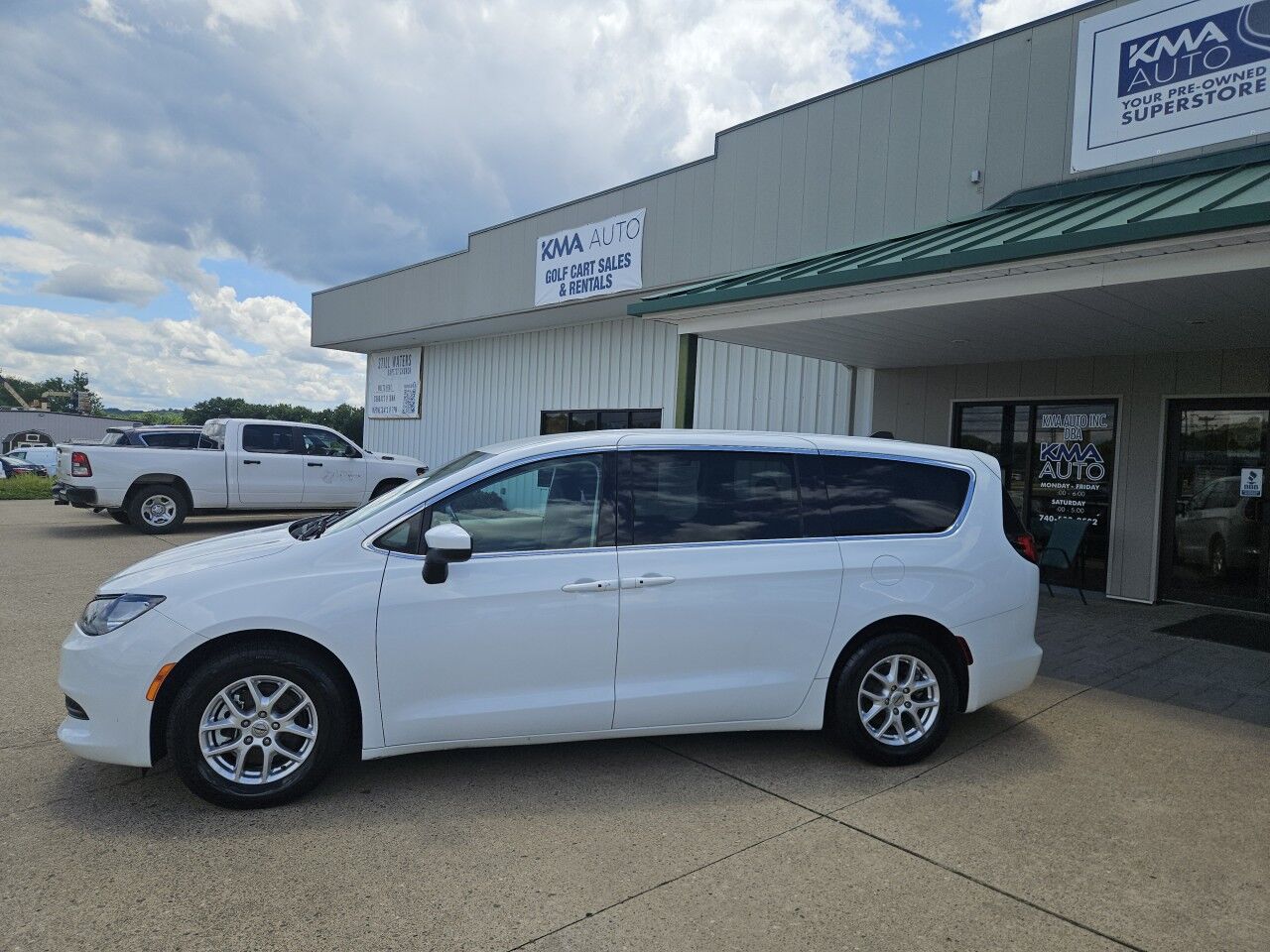 2022 Chrysler Voyager (fleet-only) LX