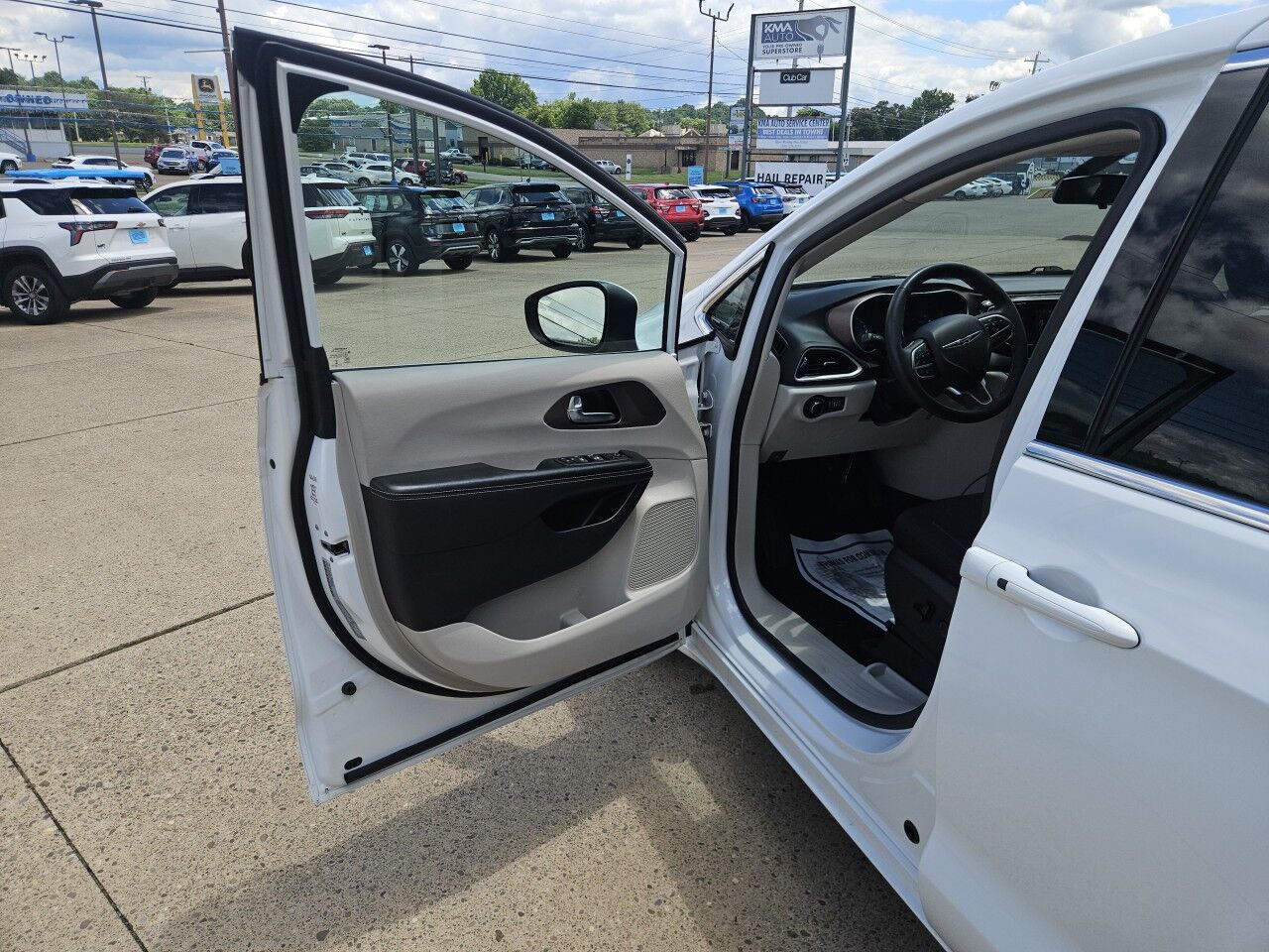 2022 Chrysler Voyager (fleet-only) LX Marietta OH