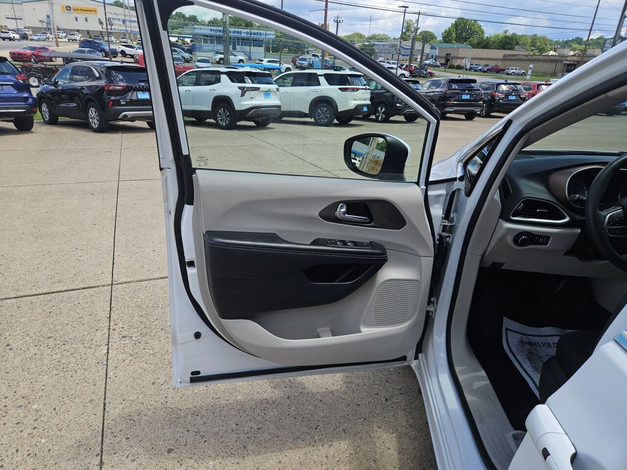 2022 Chrysler Voyager (fleet-only) LX Marietta OH