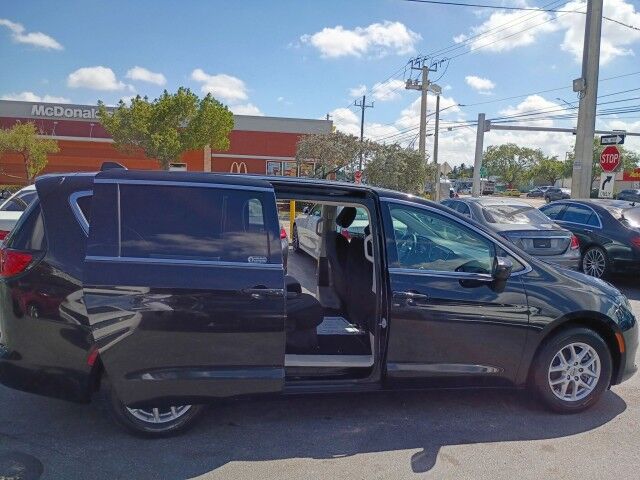 2022 Chrysler Voyager (fleet-only) LX Davie FL