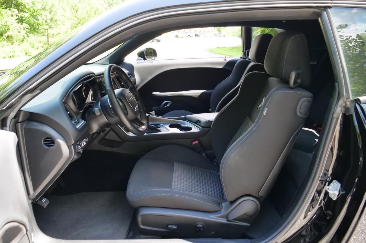 2022 Dodge Challenger R/T Scat Pack / Convenience Group / Sunroof / 6.4L V8! Lincolnton NC