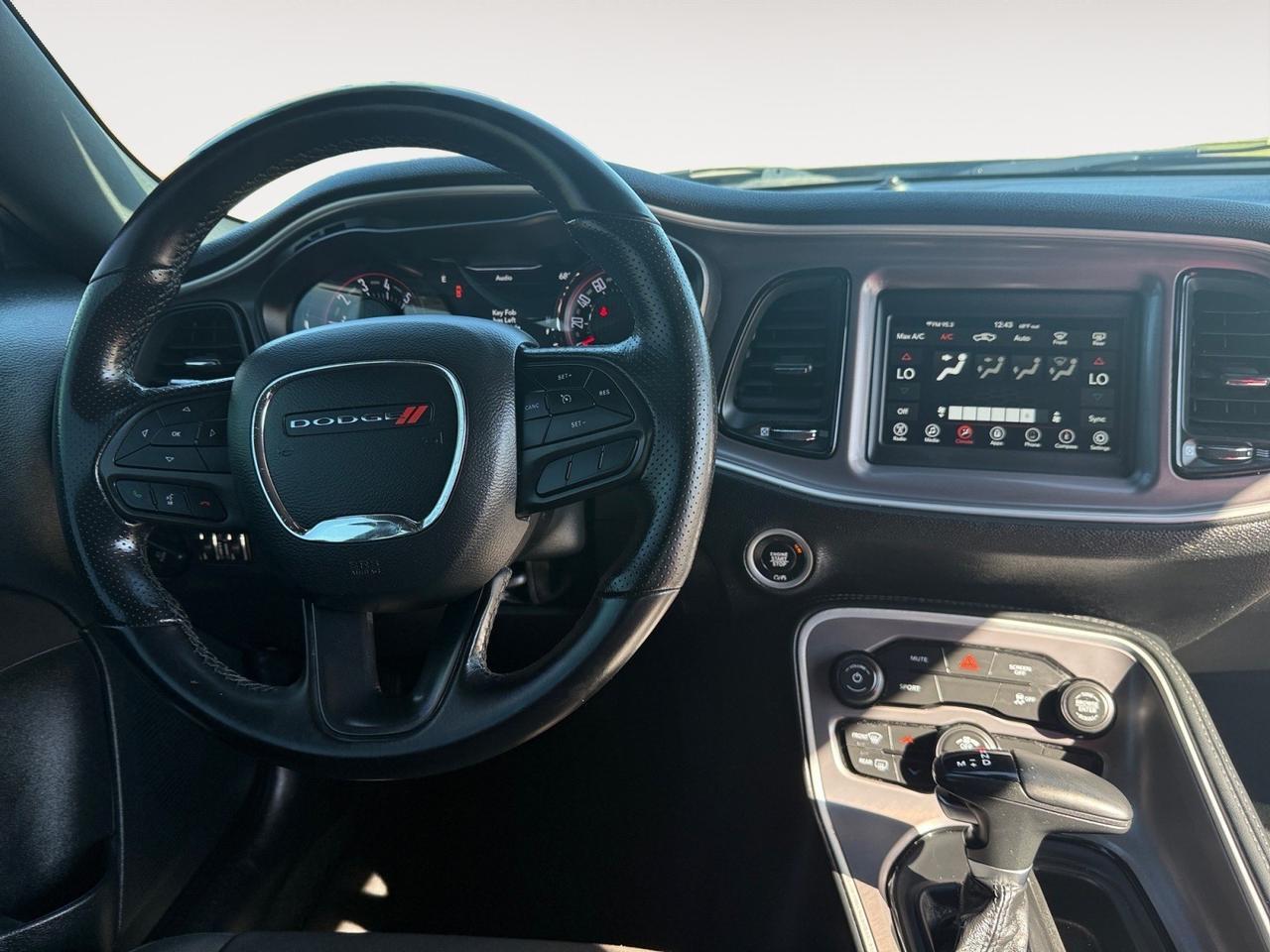 2022 Dodge Challenger SXT, BACKUP CAMERA, APPLE CARPLAY/ANDROID AUTO, KEYLESS START, REMOTE START, POWER AND HEATED MIRRORS, REAR SPOILER, CLEAN CARFAX, ONLY 1 OWNER!