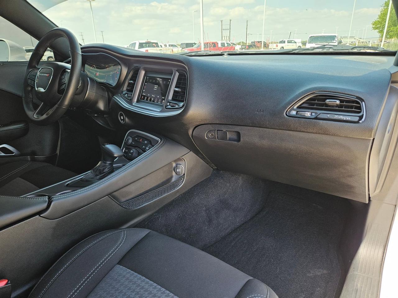 2022 Dodge Challenger SXT Castroville TX