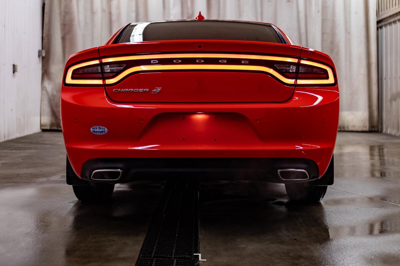 2022 Dodge Charger AWD SXT Nav Roof BCam Red Deer AB