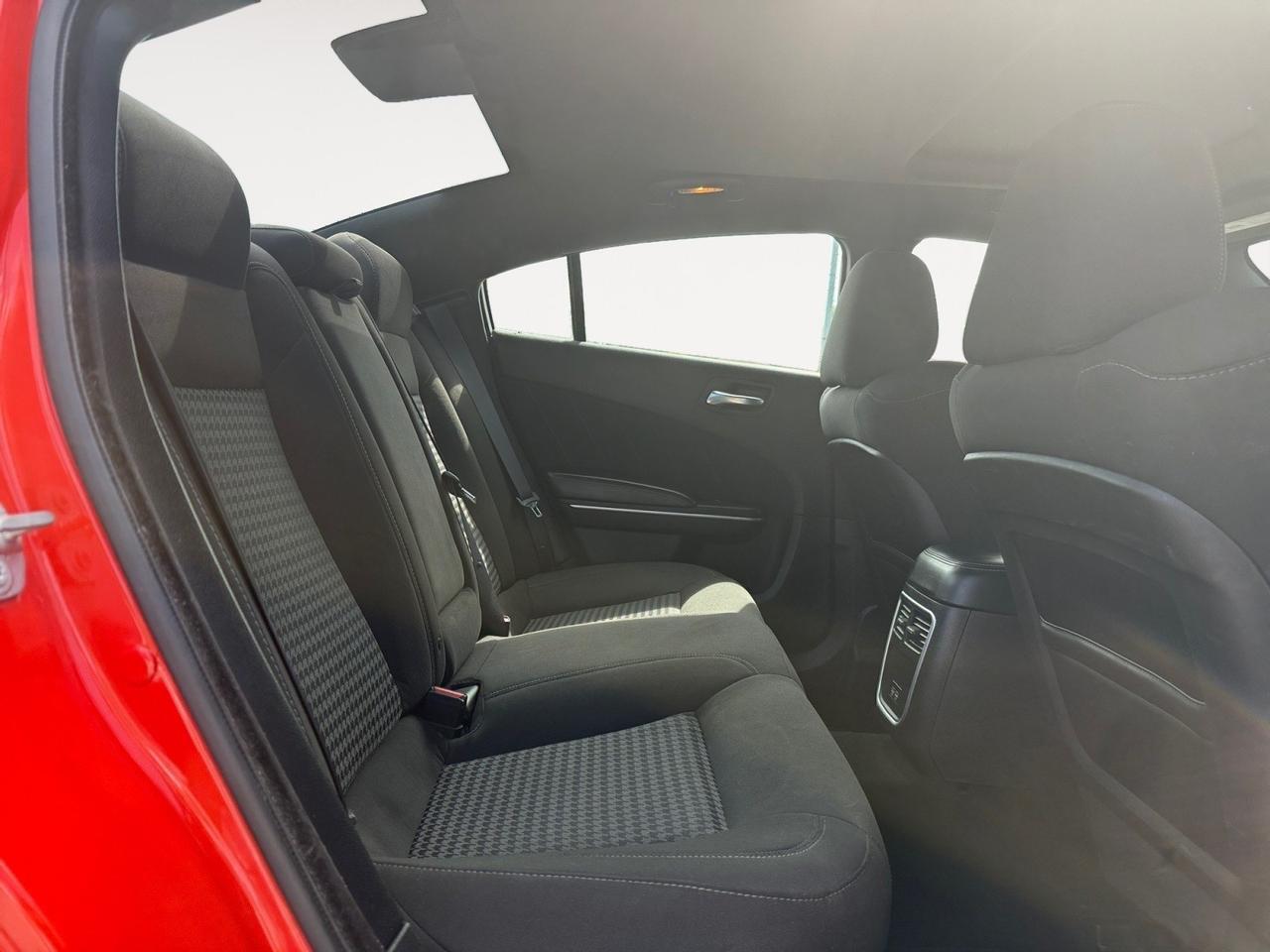 2022 Dodge Charger R/T, ALPINE SPEAKERS, SUNROOF, REMOTE START, APPLE CARPLAY, KEYLESS ENTRY, KEYLESS START, REAR SPOILER , ONLY 65K MILES, DRIVE HOME IN CONFIDENCE TODAY!!! Norfolk VA
