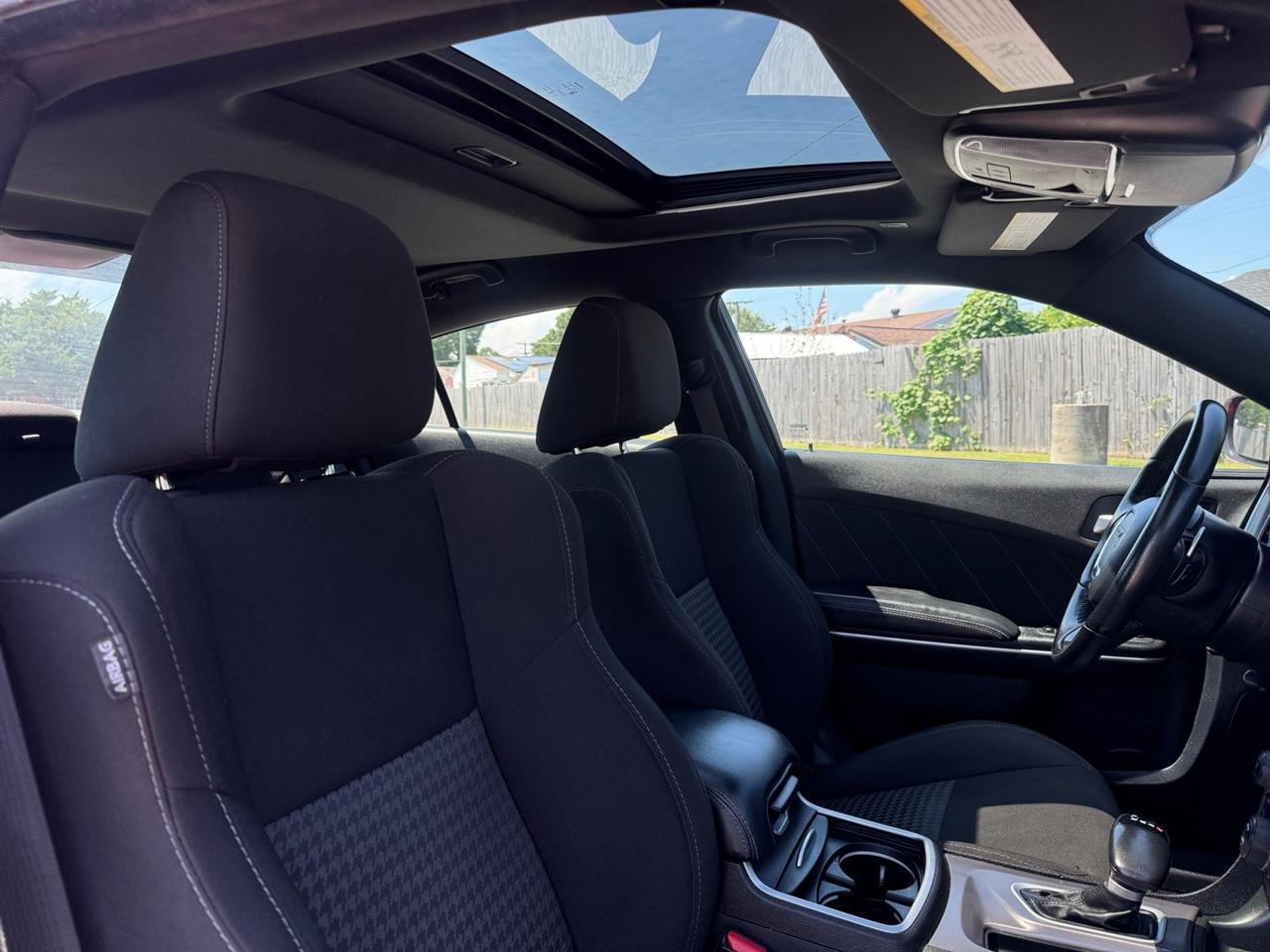 2022 Dodge Charger R/T, ALPINE SPEAKERS, SUNROOF, REMOTE START, APPLE CARPLAY, KEYLESS ENTRY, KEYLESS START, REAR SPOILER , ONLY 65K MILES, DRIVE HOME IN CONFIDENCE TODAY!!! Norfolk VA