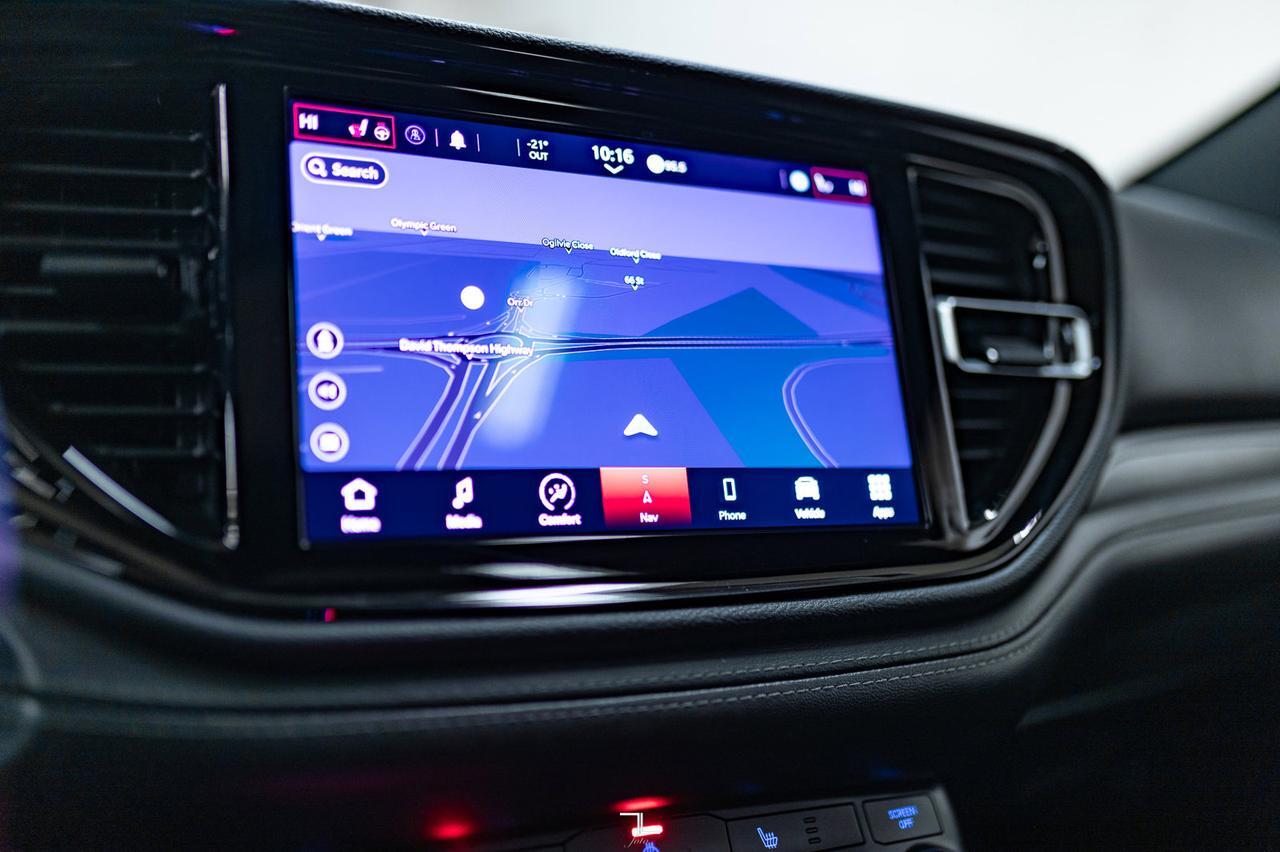 2022 Dodge Durango AWD SXT Nav Roof BCam Red Deer AB