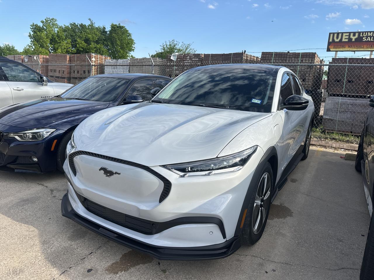 2022 FORD Mustang Mach-E Select