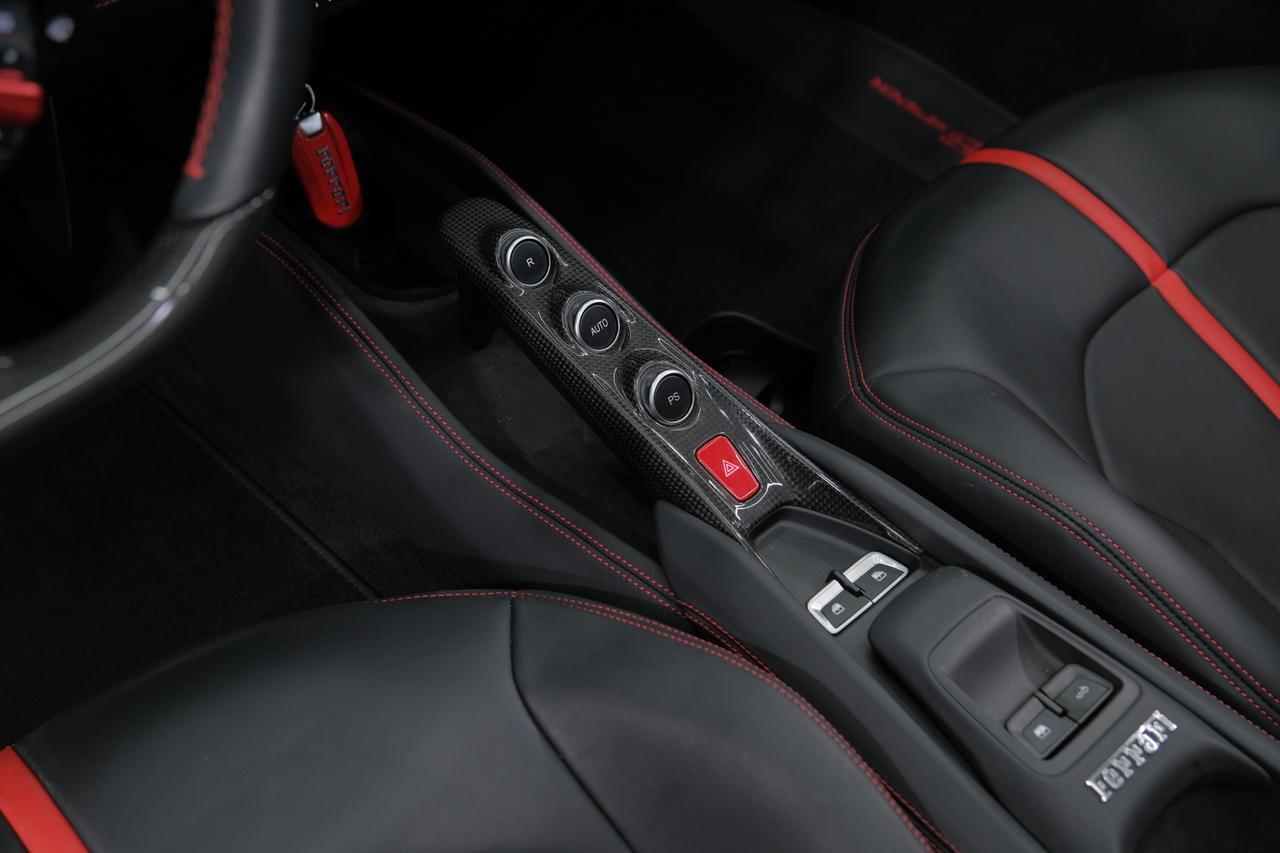 2022 Ferrari F8 Spider Base Miami FL