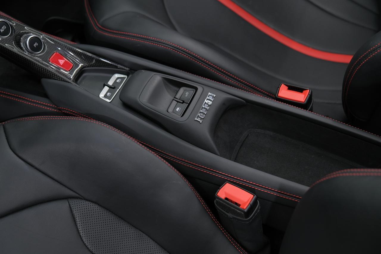 2022 Ferrari F8 Spider Base Miami FL