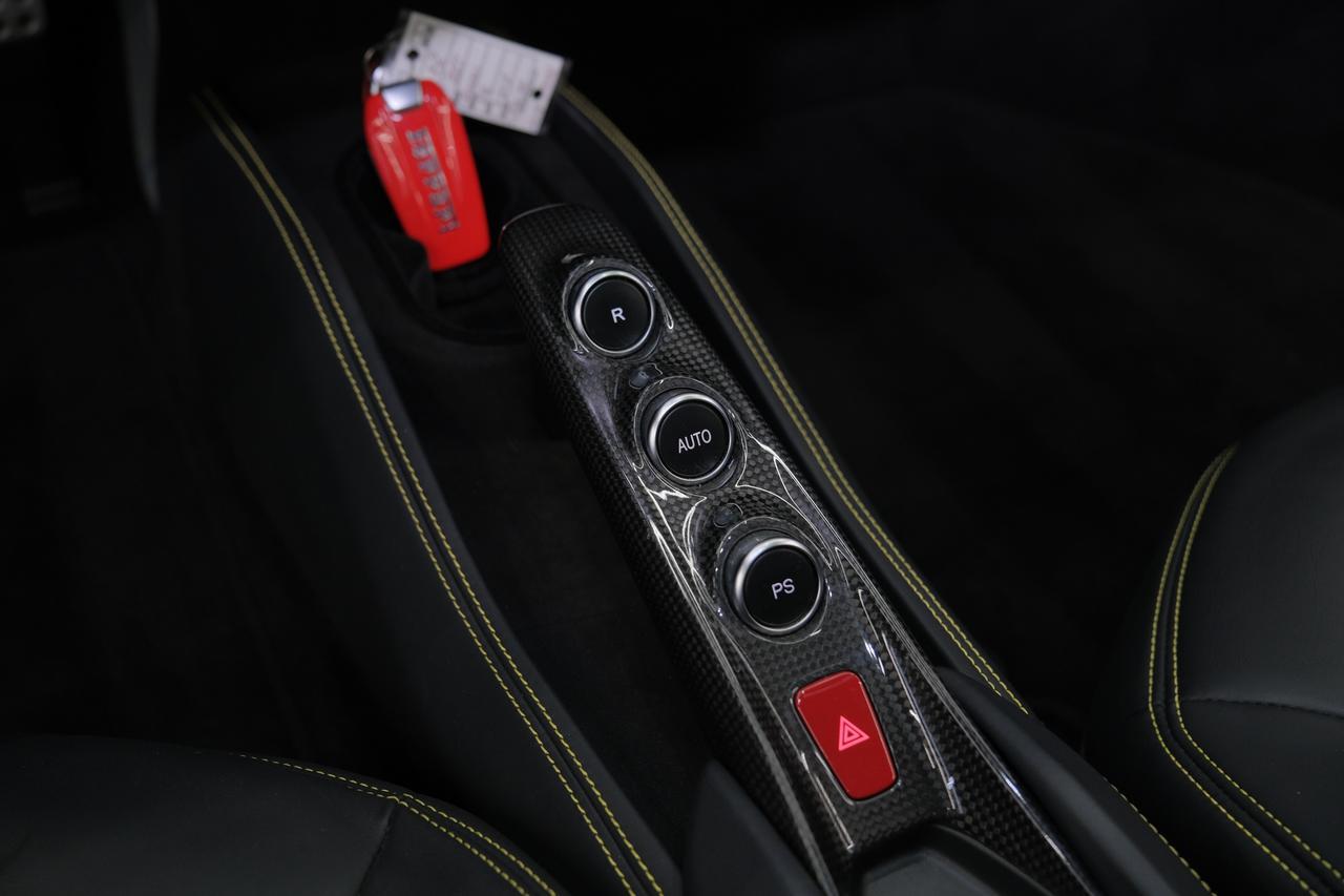 2022 Ferrari F8 Spider Base Miami FL