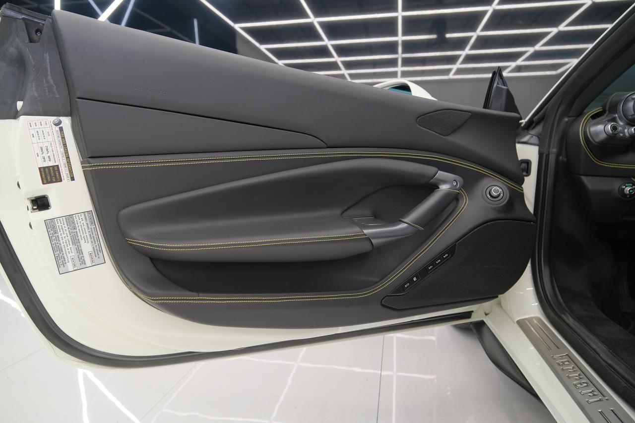 2022 Ferrari F8 Spider Base Miami FL