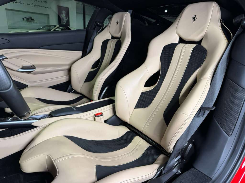 2022 Ferrari F8 Tributo Rosso Corsa paint,Sabbia interior,front lifter, carbon racing seats,JBL audio system AND MUCH MORE!! Fort Lauderdale FL