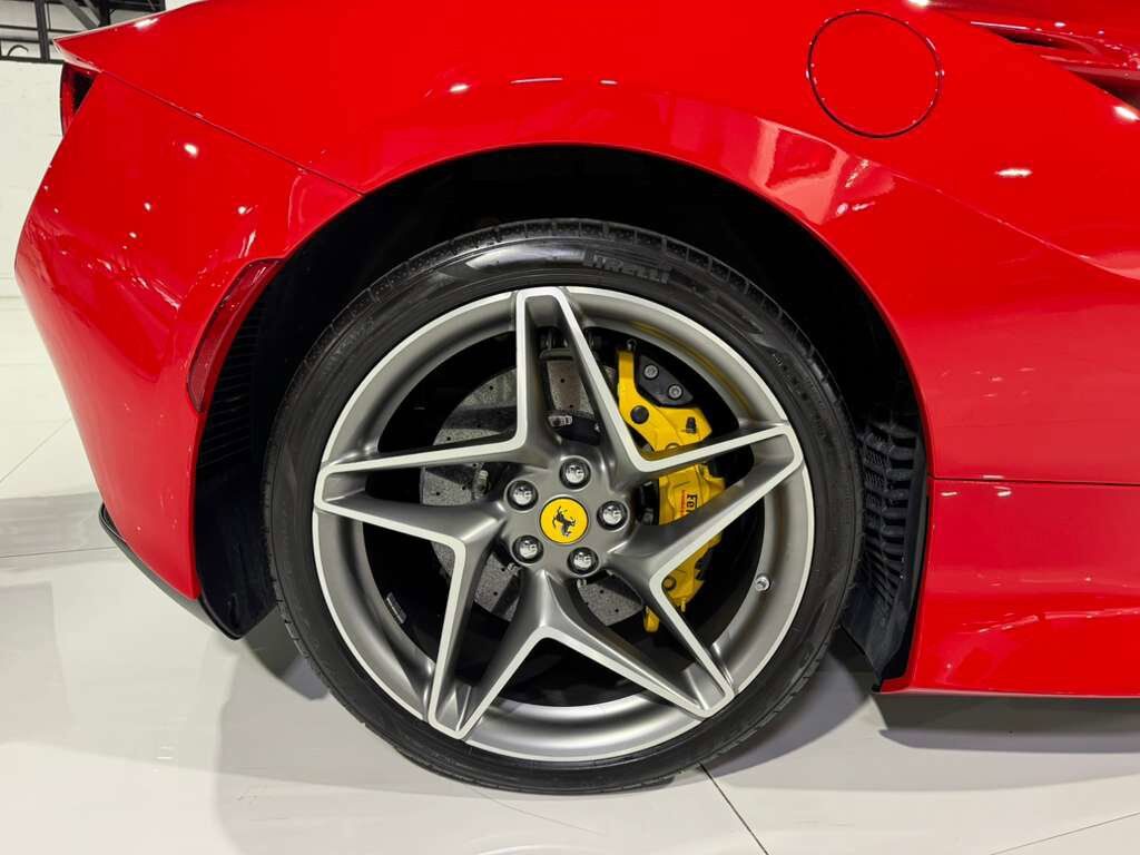 2022 Ferrari F8 Tributo Rosso Corsa paint,Sabbia interior,front lifter, carbon racing seats,JBL audio system AND MUCH MORE!! Fort Lauderdale FL