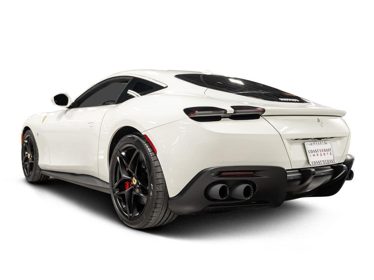 2022 Ferrari Roma Base