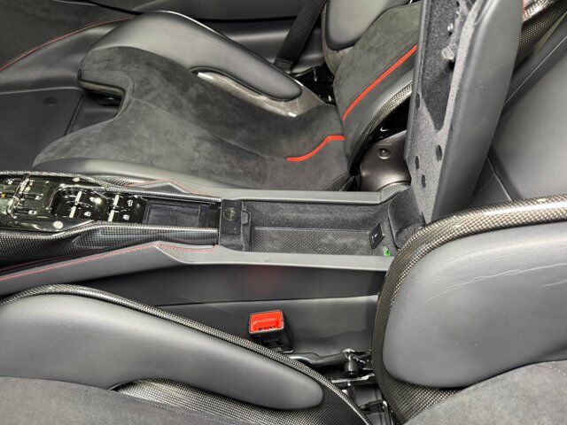 2022 Ferrari SF90 Spider Rosso Corsa paint, two-tone bodywork, racing seats w/ lifter, forged wheels,carbon galore AND MORE!! Fort Lauderdale FL