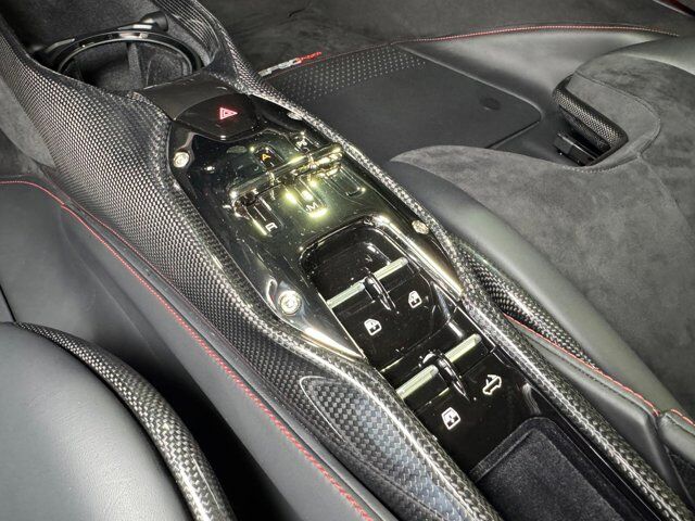 2022 Ferrari SF90 Spider Rosso Corsa paint, two-tone bodywork, racing seats w/ lifter, forged wheels,carbon galore AND MORE!! Fort Lauderdale FL