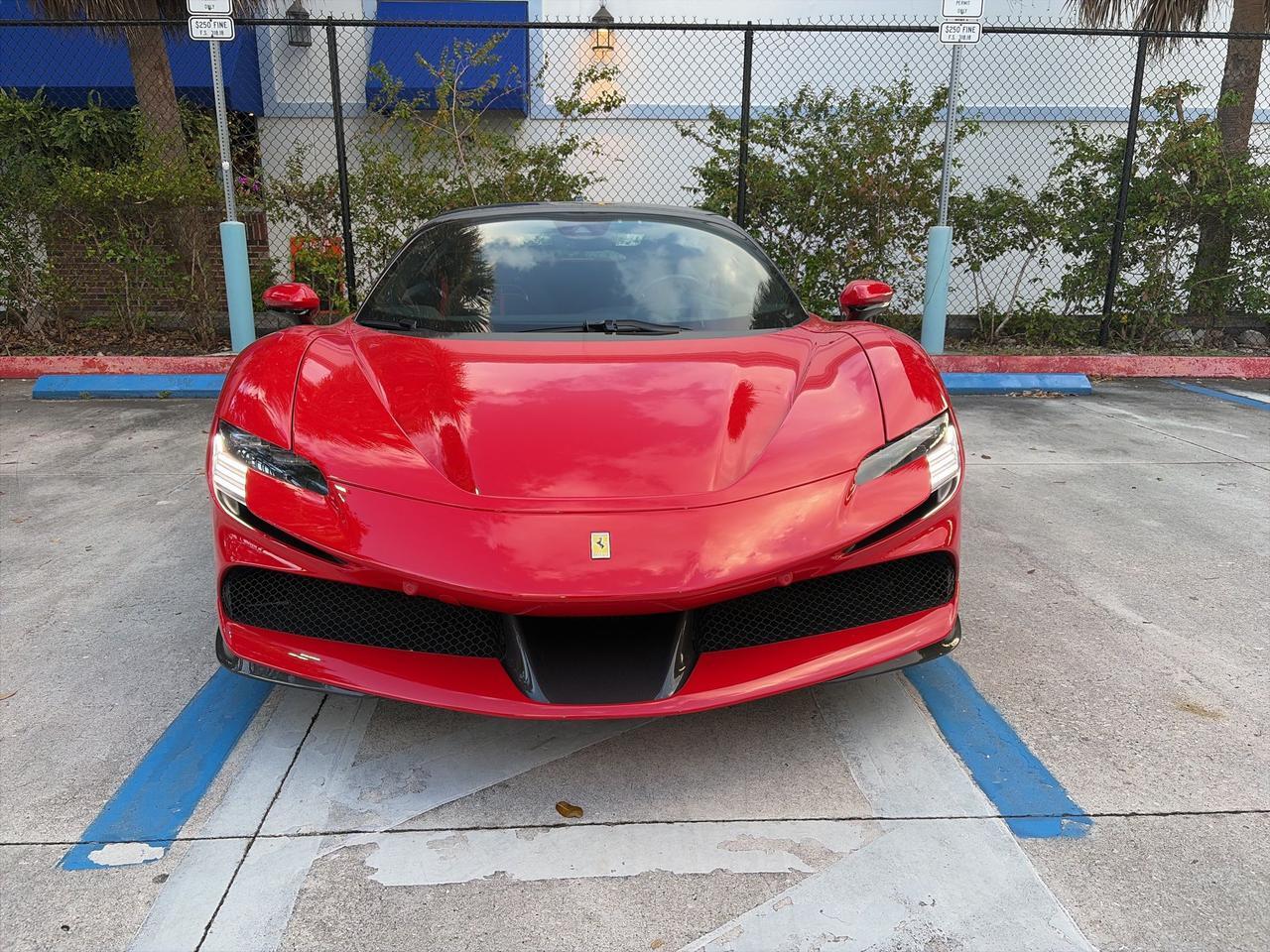 2022 Ferrari SF90 Stradale Base