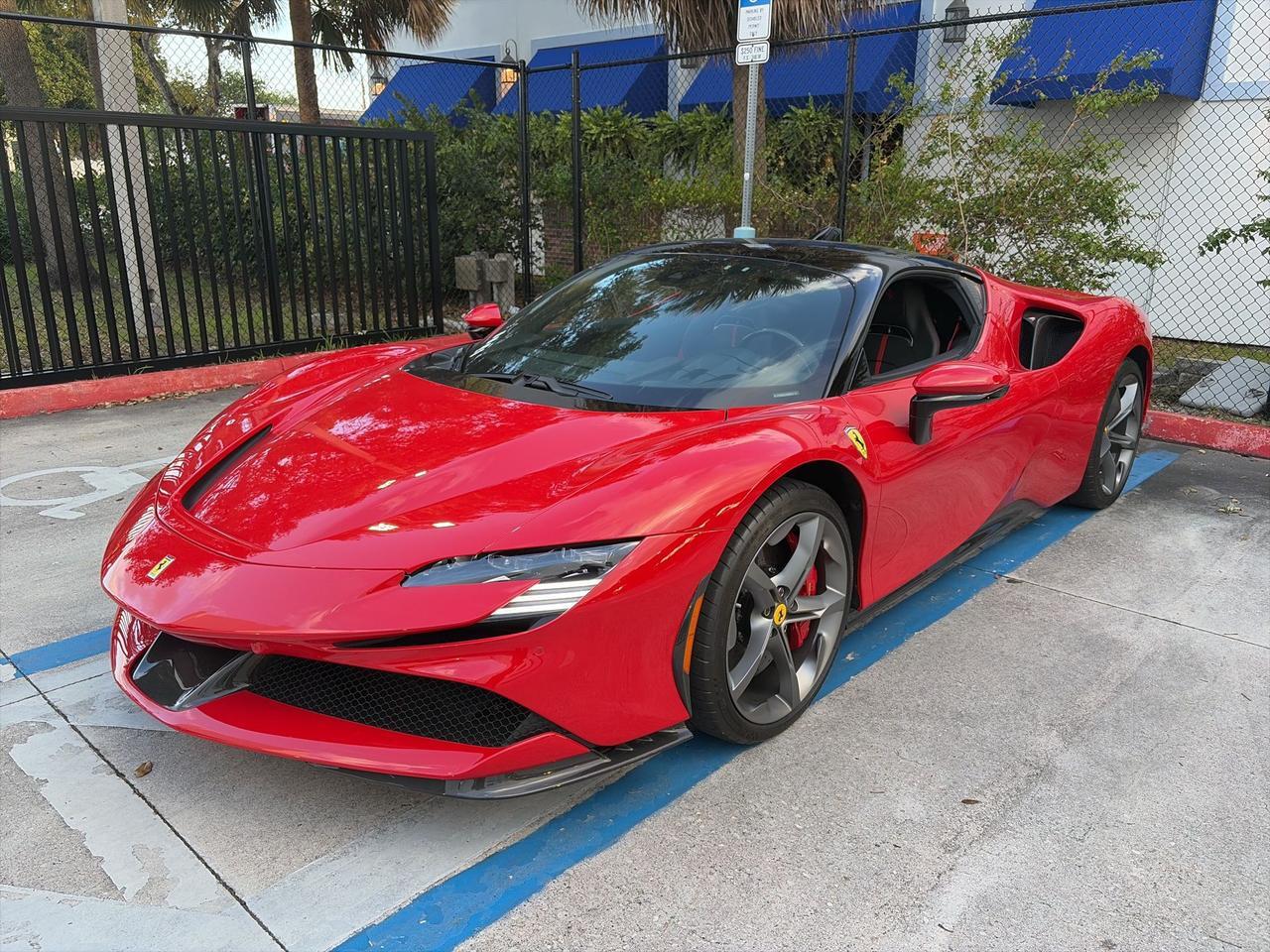 2022 Ferrari SF90 Stradale Base