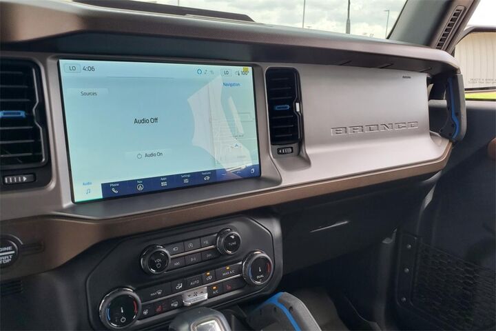 2022 Ford Bronco Outer Banks  TX