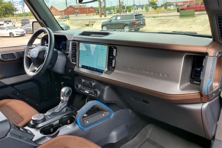2022 Ford Bronco Outer Banks  TX