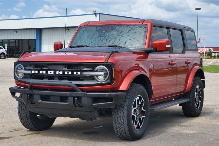 2022 Ford Bronco Outer Banks  TX